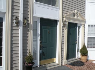 1117 Magnolia Ln, Branchburg, NJ 08876
