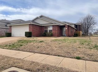4200 Meadowknoll Dr, Fort Worth, TX 76123