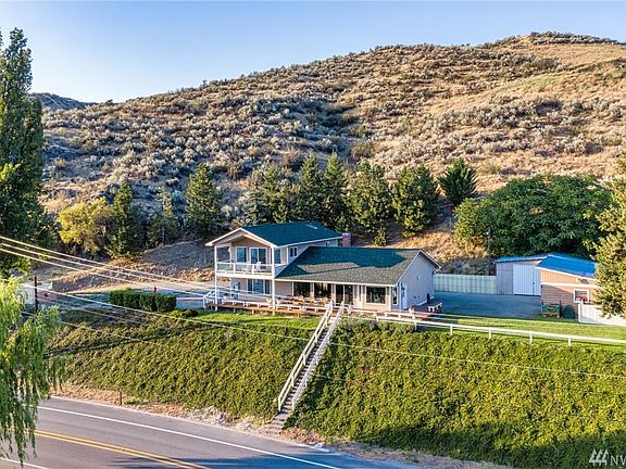 3rd image of 100 Lake Chelan Shores Dr