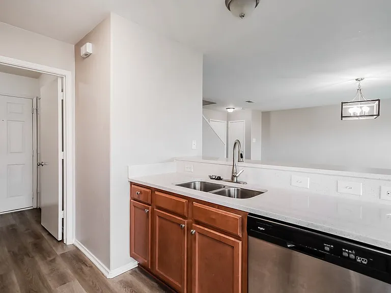 7528 Lazy Spur Blvd — Photo 8