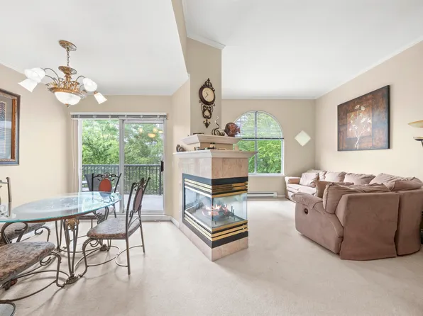 1185 Pacific St #423, Coquitlam, BC V3B 7Z2