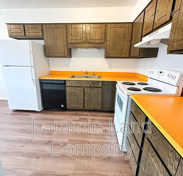 1115 Downey St #D — Photo 4