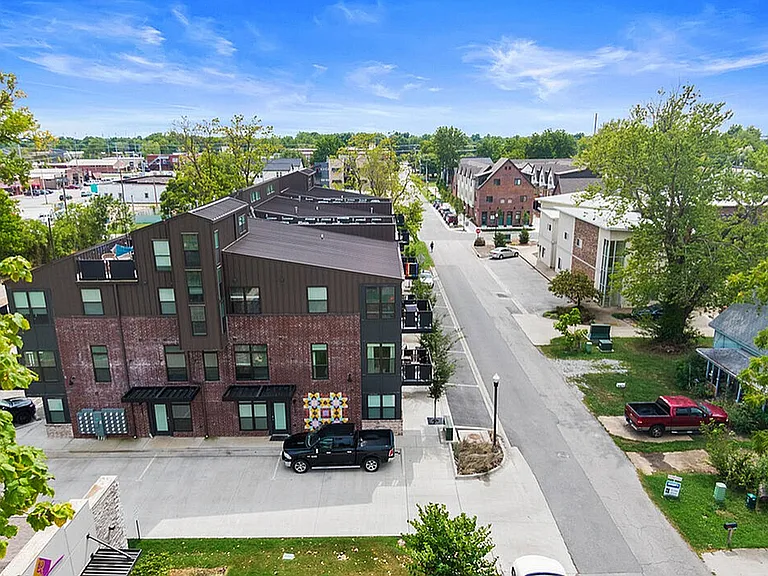 Depot 16 Flats and Townhomes — Photo 36