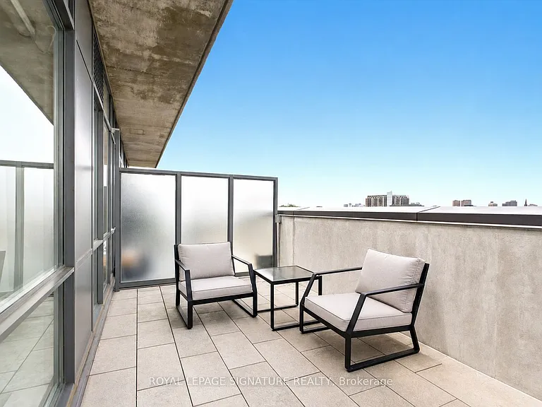 1205 Queen St W #Penthouse 704 — Photo 40
