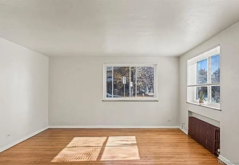 525 N Jackson St — Photo 4