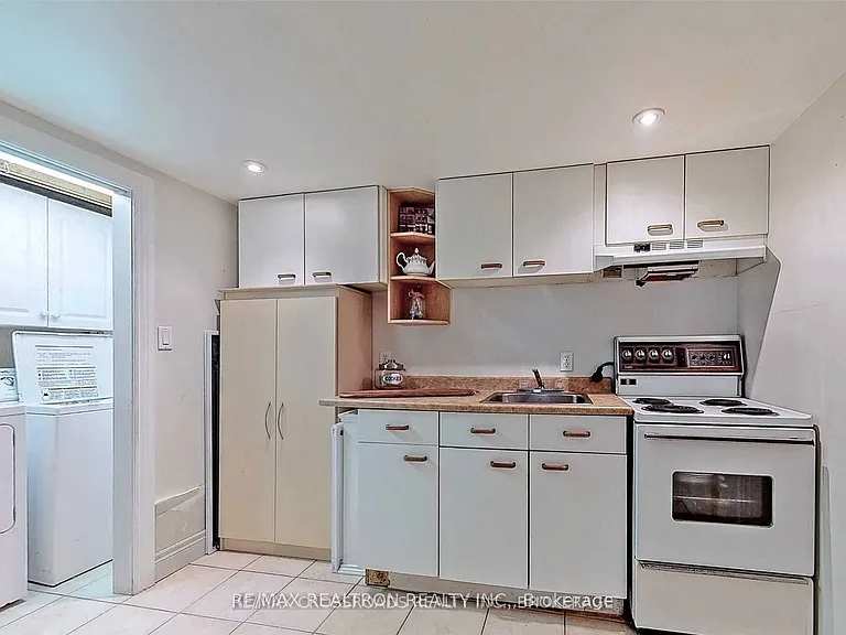 241 Septonne Ave — Photo 10