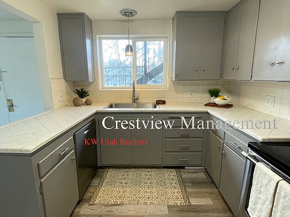 3rd image of 845 E Fairmont Cir #2