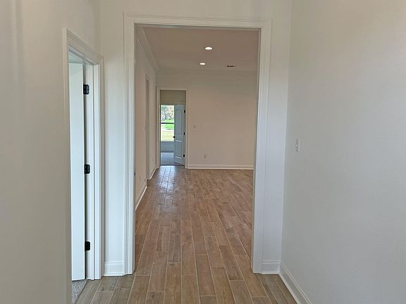 2nd image of 449 Rue Des Affaires