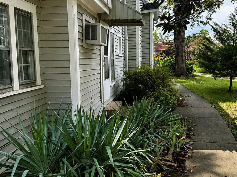 405 W Davis St #B — Photo 14