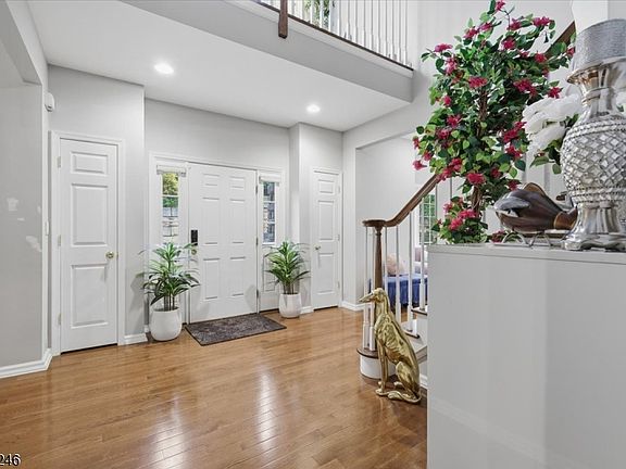 3rd image of 18 Puddingstone Rd