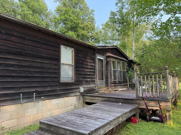 2104 Red Lick Rd, New Milton, WV 26411