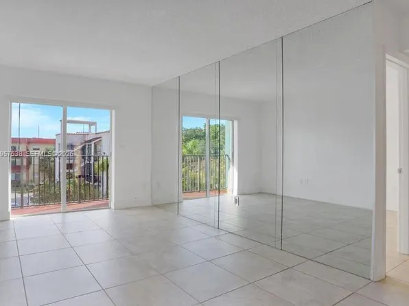 4275 NW South Tamiami Canal Dr #2-310, Miami, FL 33126