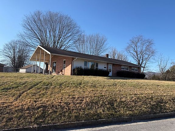 5th image of 806 E Coyner Ave