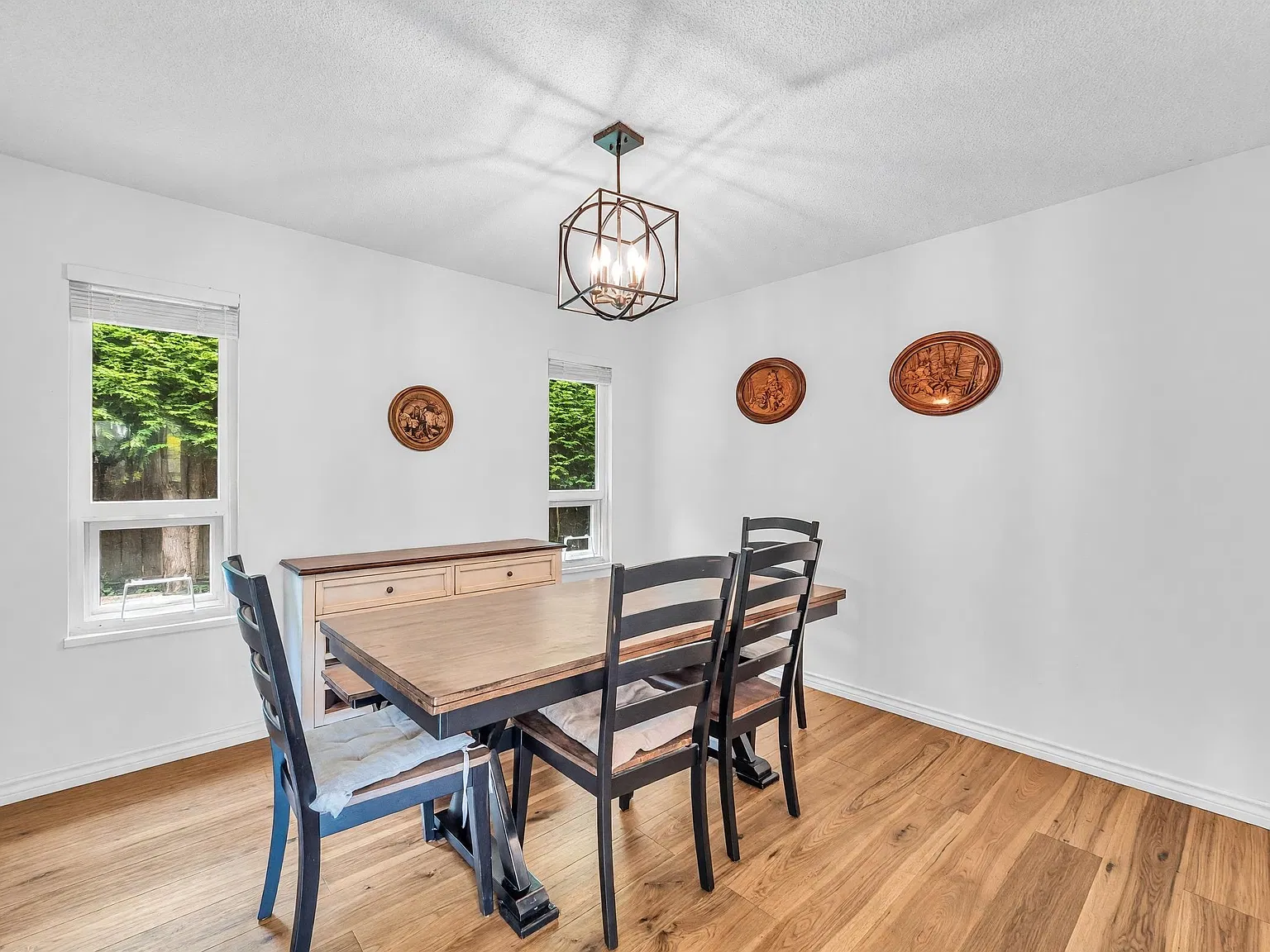 5 bed, 2757 sqft, $4,800 — Photo 2