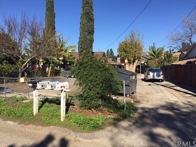 1st image of 1204 Hardt St