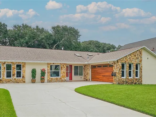 809 E 19th Ave, New Smyrna Beach, FL 32169