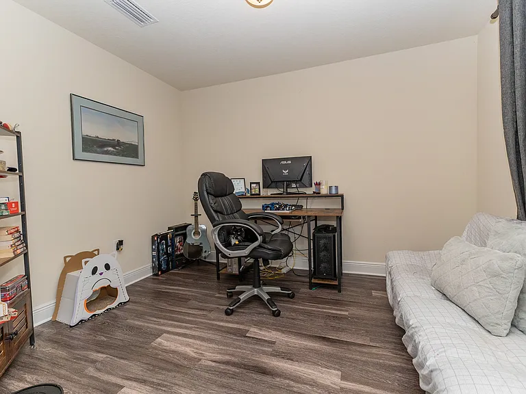 428 Triton St — Photo 11