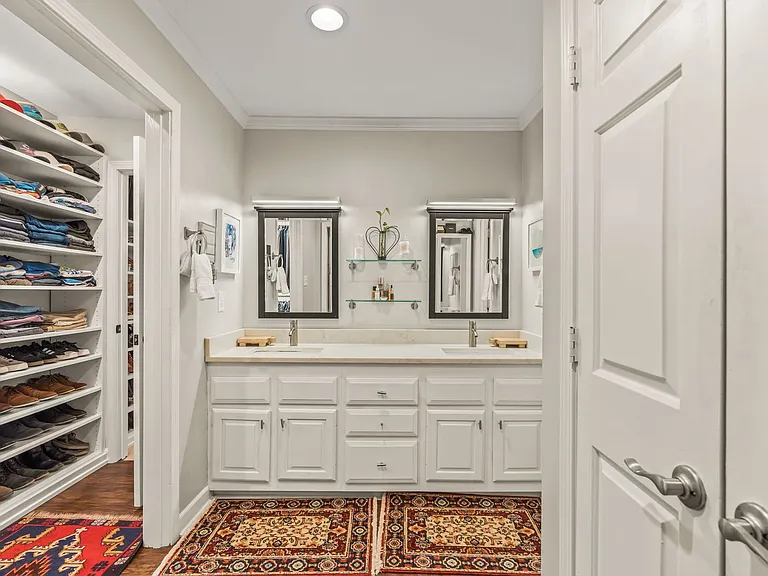 223 Ivy Cir — Photo 15