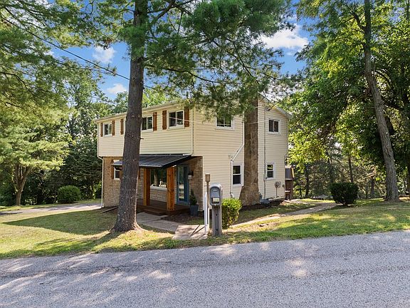 2nd image of 1090 Betty Zane Rd.