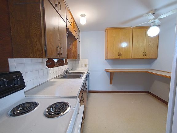 3rd image of 1612 S Kier Ave
