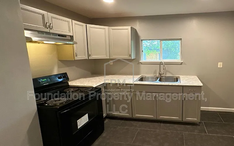 1 bed, 1.0 bath, 660 sqft, $915 — Photo 3
