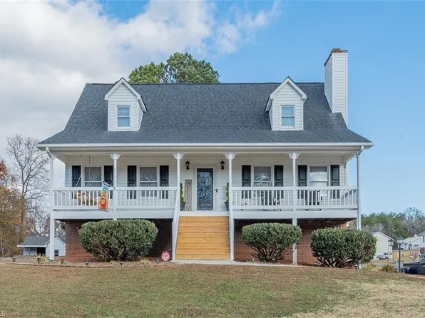 108 Fox Chase Ct, Lexington, NC 27295