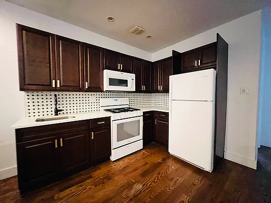 Rented by Pear NYC LLC | media 22