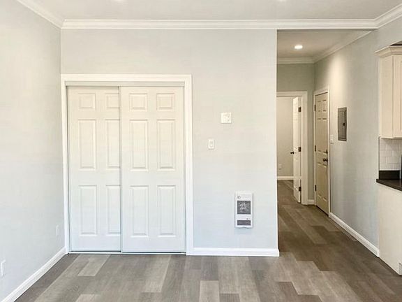 LIVING ROOM - RECESSED LED LIGHTS, BRIGHT, LOTS OF NATURAL LIGHT!