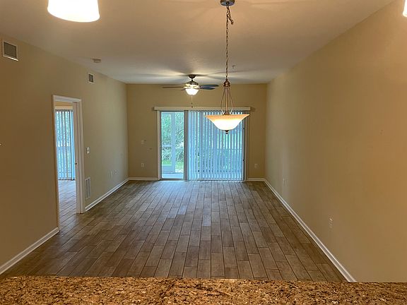 4th image of 401 Bouchelle Dr #104