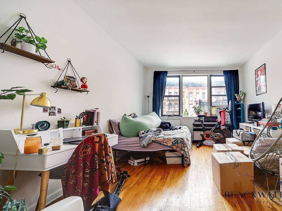 2nd image of 1834 2nd Ave APT 4B