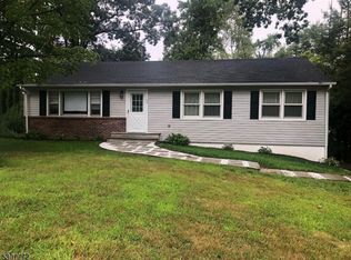 53 Woodlawn Ter, Lake Hopatcong, NJ 07849