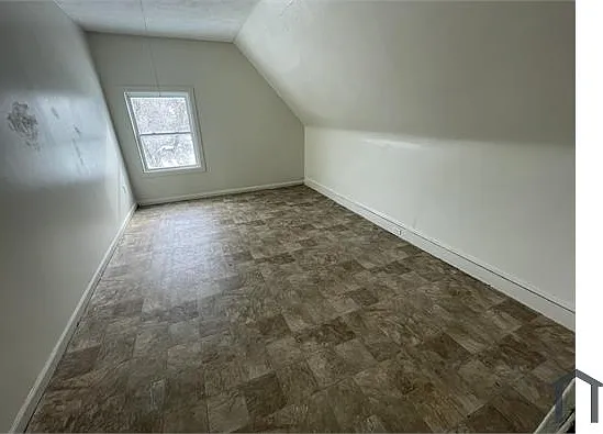 6 bed, $1,900 — Photo 2