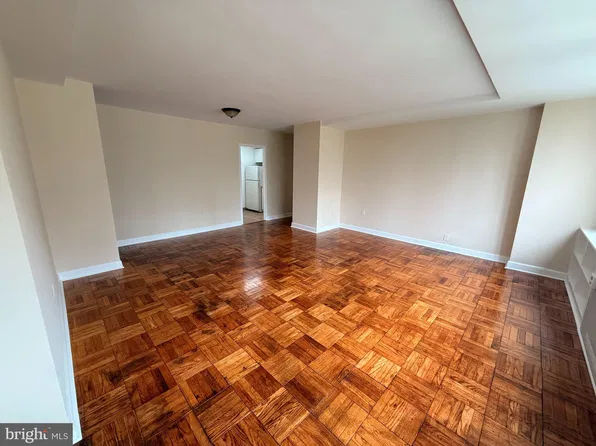 1111 Arlington Blvd APT 519, Arlington, VA 22209