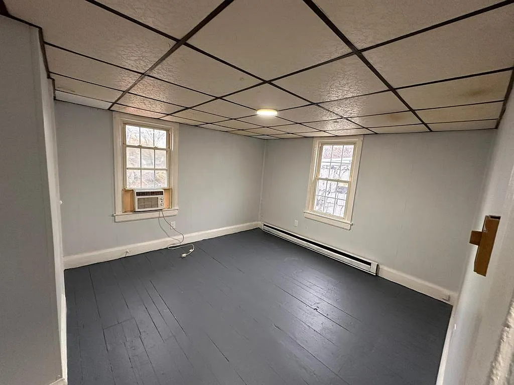 221 Wesley St — Photo 3