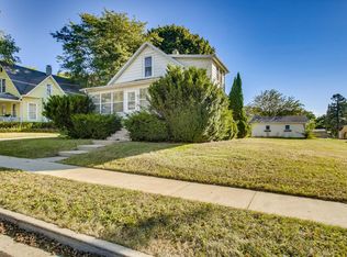 627 S Burchard Ave, Freeport, IL 61032