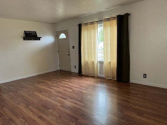 2nd image of 2510 Poplar St