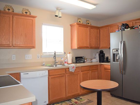 4th image of 560 Kenbridge Ln