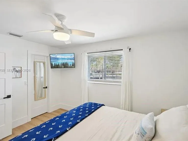 444 N Barfield Dr — Photo 22