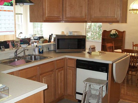 2nd image of 23391 Elmwood Ln