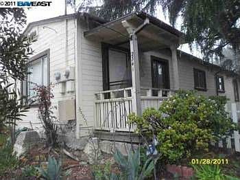 4th image of 2341 Scenic Ave
