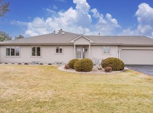 W173N8035 Shady Ln, Menomonee Falls, WI