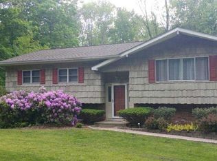 25 Kensington Dr, Hopewell Junction, NY 12533