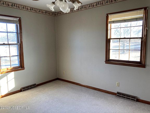 3rd image of 103 Linda Ln