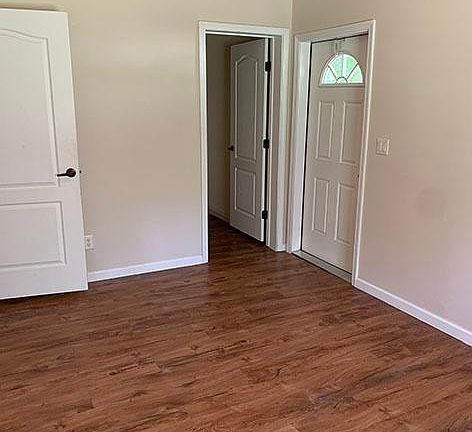 2nd image of 8005 N Meadowview Cir #B