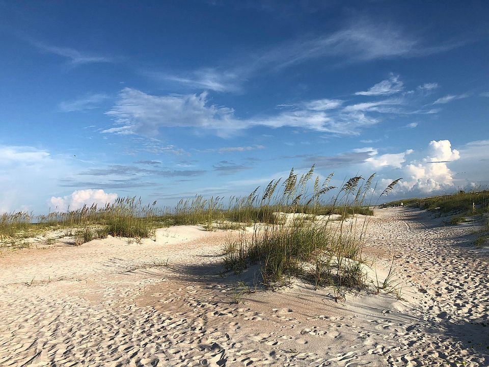 Dunes heading to the beach