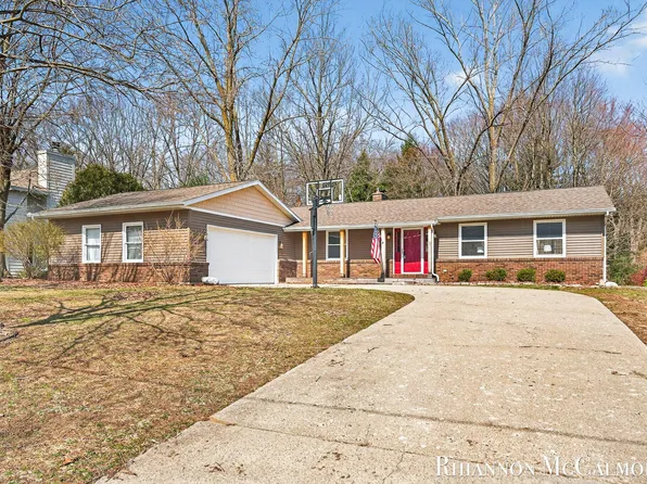 16151 Terrace Rd, Spring Lake, MI 49456