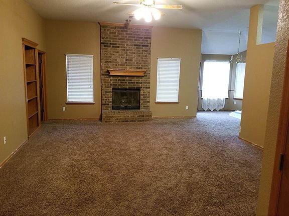 4th image of 3813 Harmony Dr