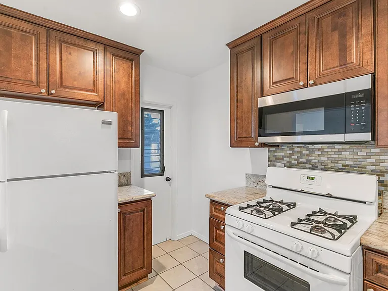 1122 S. Shenandoah St. — Photo 6