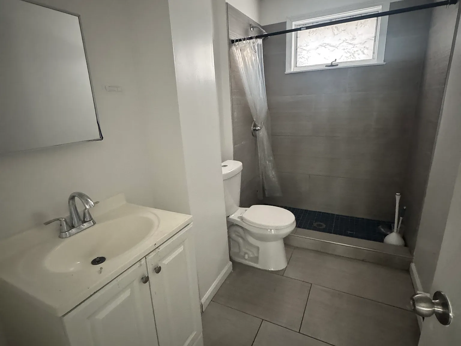 3 bed, 1200 sqft, $2,000 — Photo 4