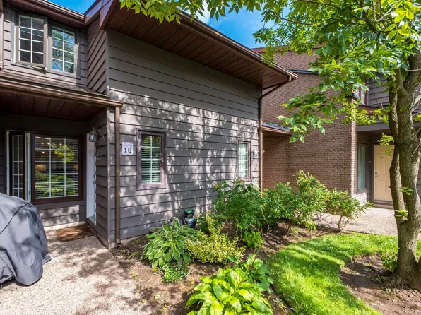 4 Rose Way #16, Halifax, NS B2Y 4L9